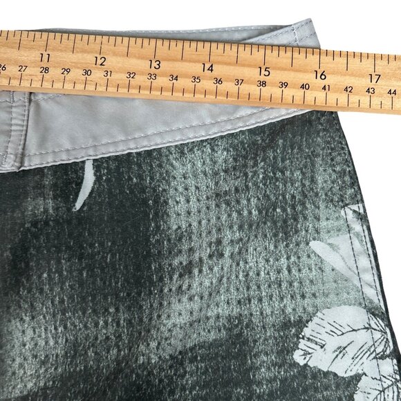 RVCA Men's Oblow Fixed Waist Boardshorts Artist Network Program, Size 32 - Picture 7 of 12